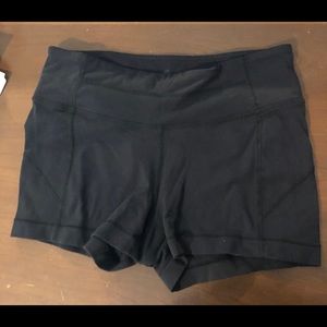 Black athleta booty shorts small